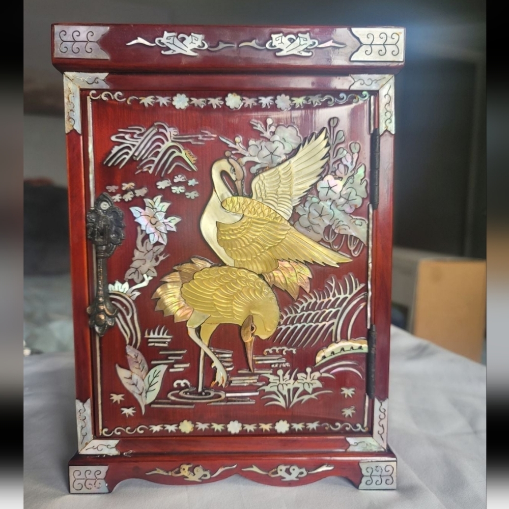 Vintage red lacquer jewelry box  jewelry NOT included